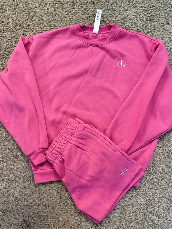 ALO Yoga Tops - Alo Paradise Pink Sweatshirt & Short Set